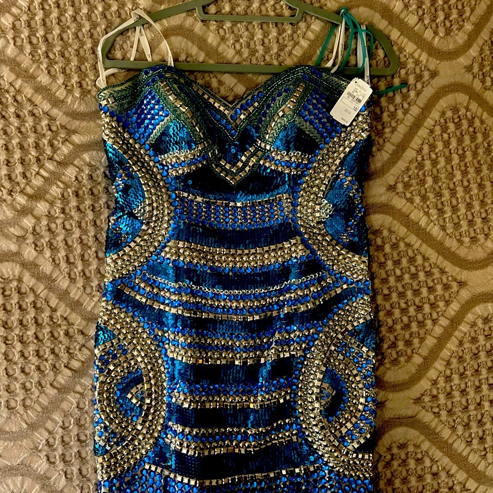 Beautiful dress to shine in the party